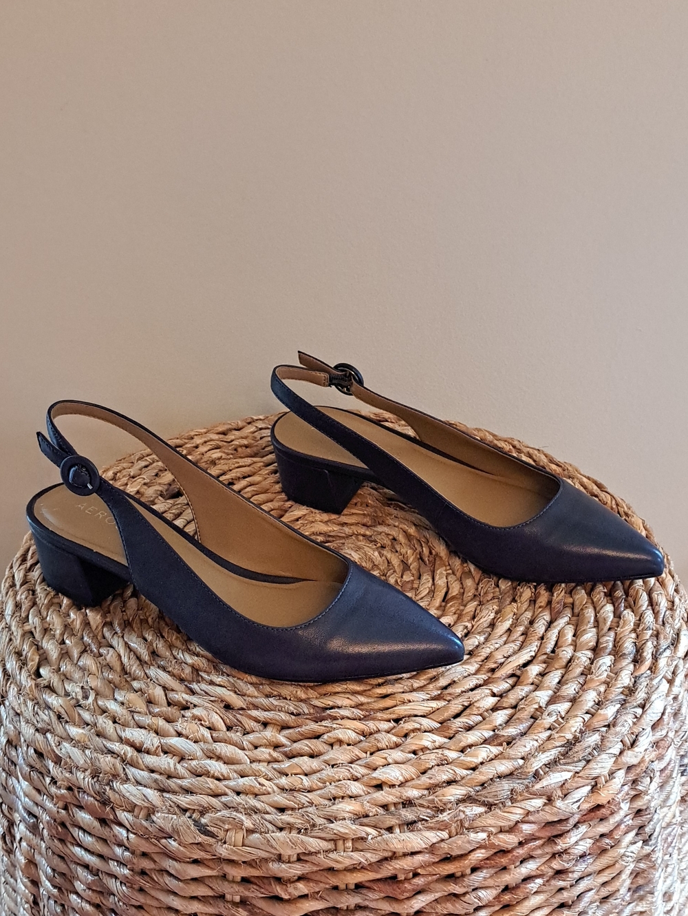 NWOT Aerosoles Womens Grand Central Dress Navy Leather Slingback 1.75" Heels 7.5